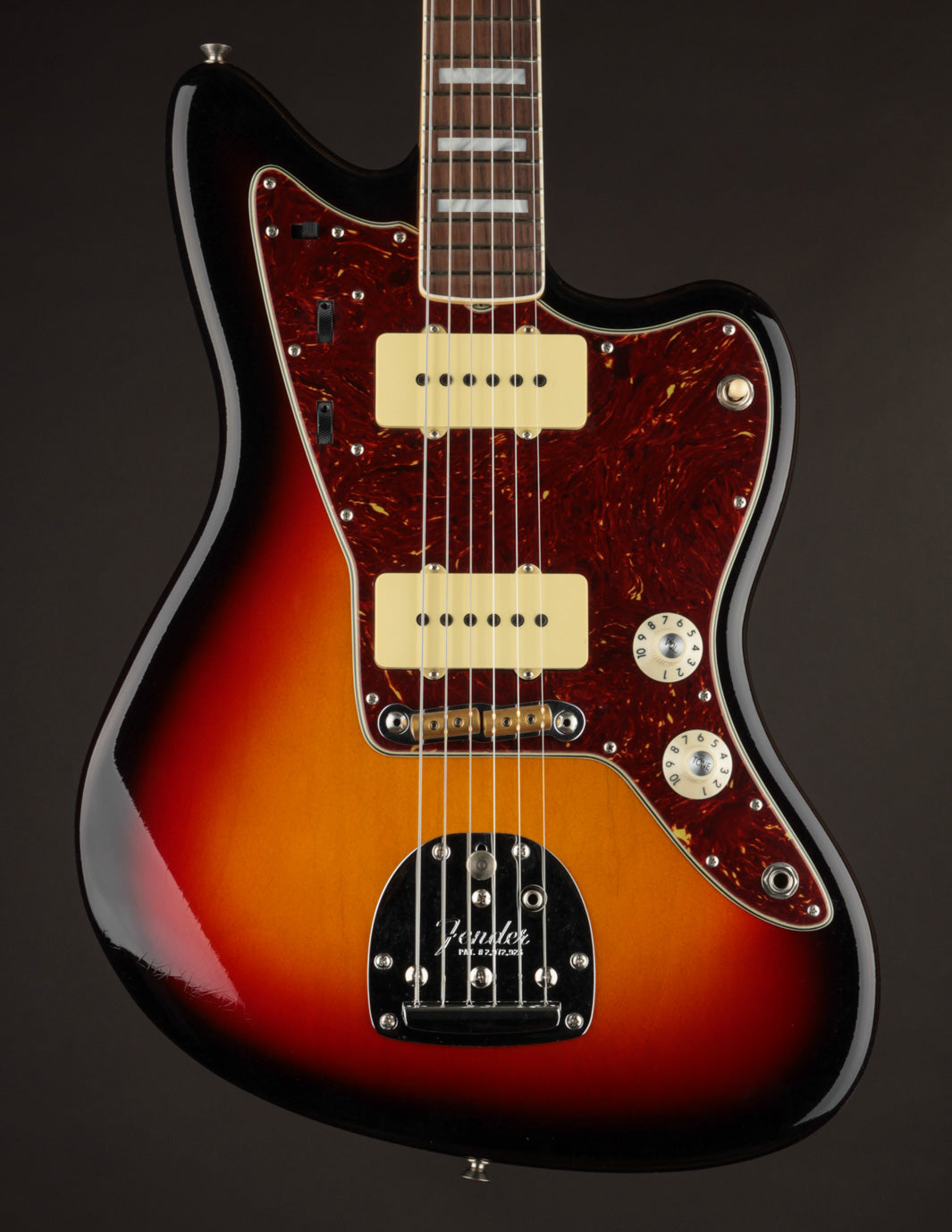 Fender Custom Shop 1967 Jazzmaster Bleached 3-Color Sunburst/DLX Closet Classic (NOS, 2024)