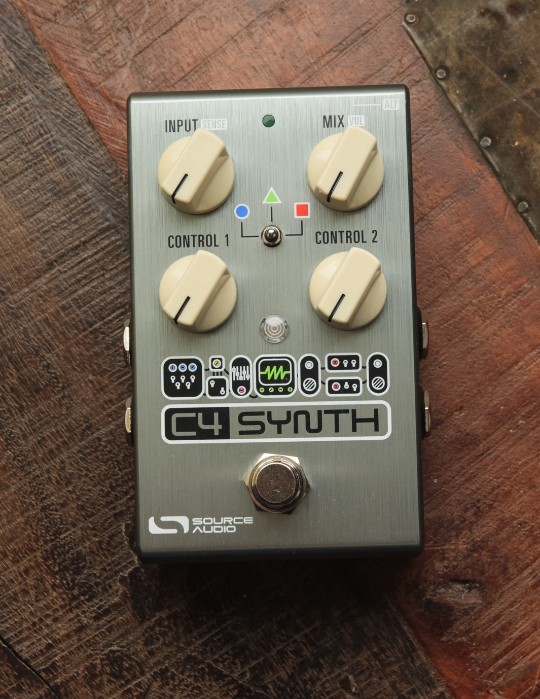bass synth pedal Source Audio C4 Synth Pedal