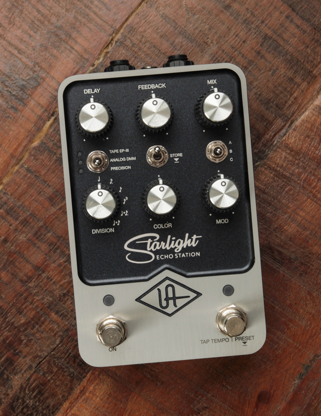universal audio delay pedal Starlight Echo Station