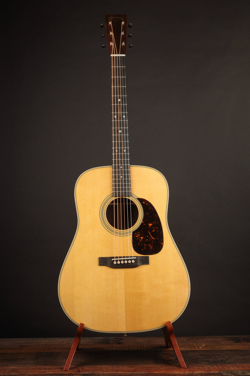 Martin D-28 (USED, 2024)