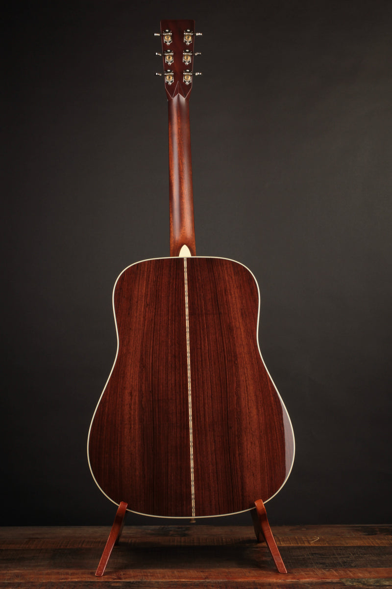 Martin D-28 (USED, 2024)