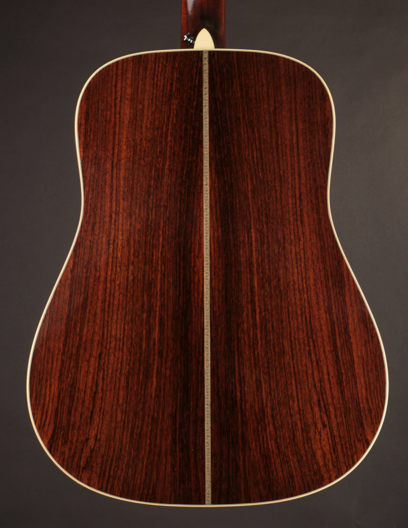 Martin HD-28 (USED, 2021)