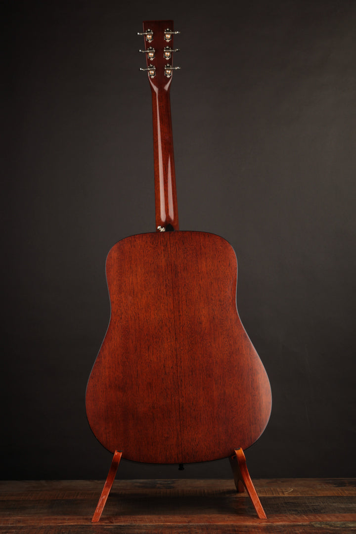 マーチン D18 Martin D-18 Acoustic Guitar | Martin Guitar