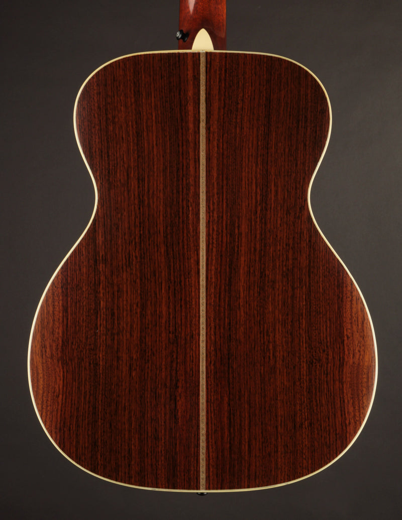 Martin OM-28V (USED, 2014)