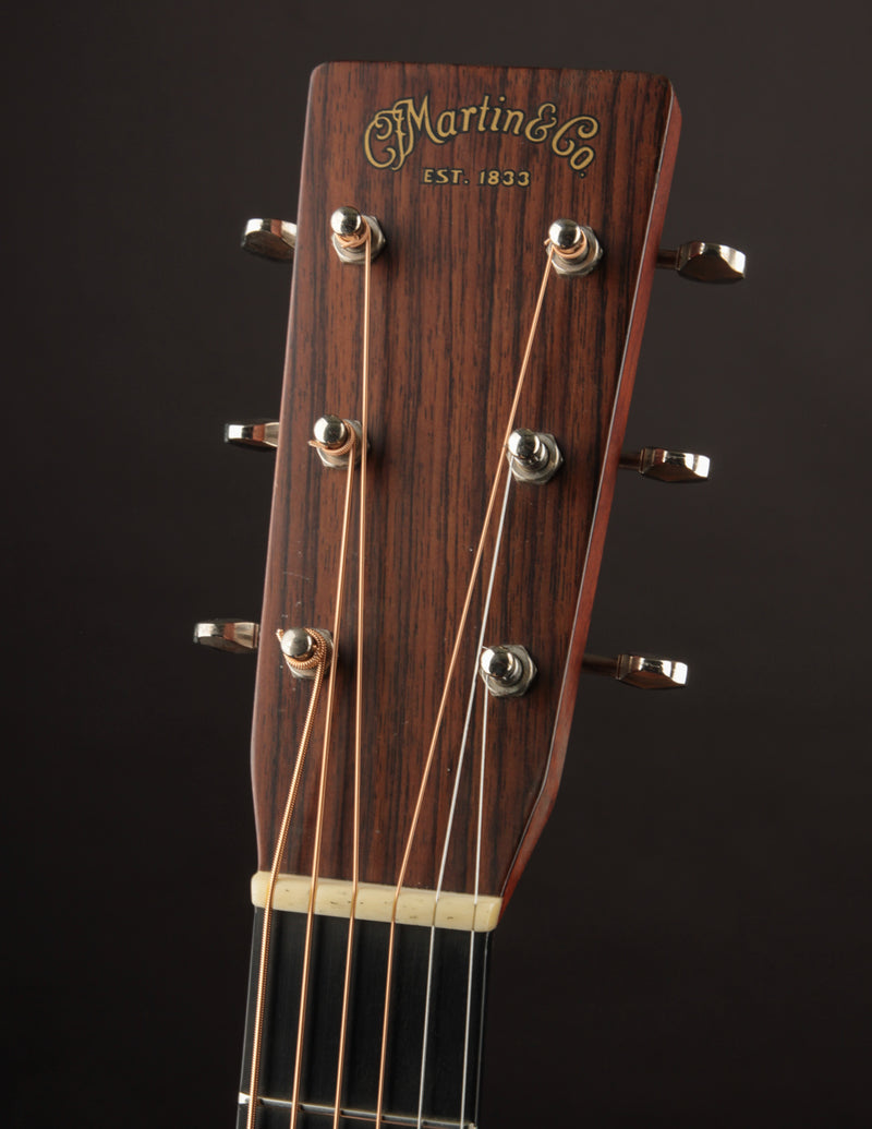 Martin OM-28V (USED, 2014)