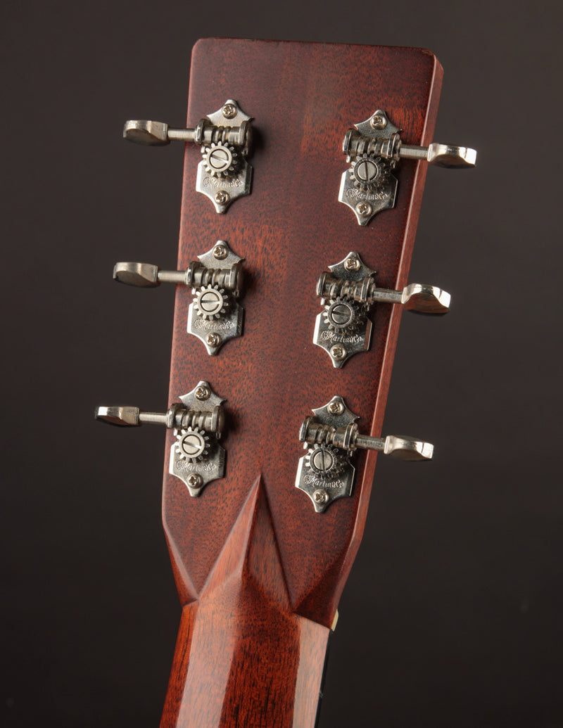 Martin OM-28V (USED, 2014)