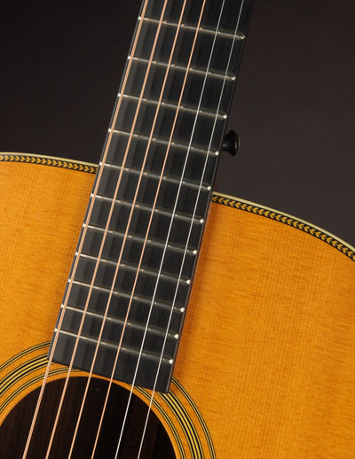 Martin OM-28V (USED, 2014)