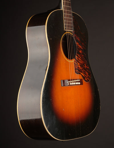 Recording King "Ray Whitley" 1028 (c. 1940)