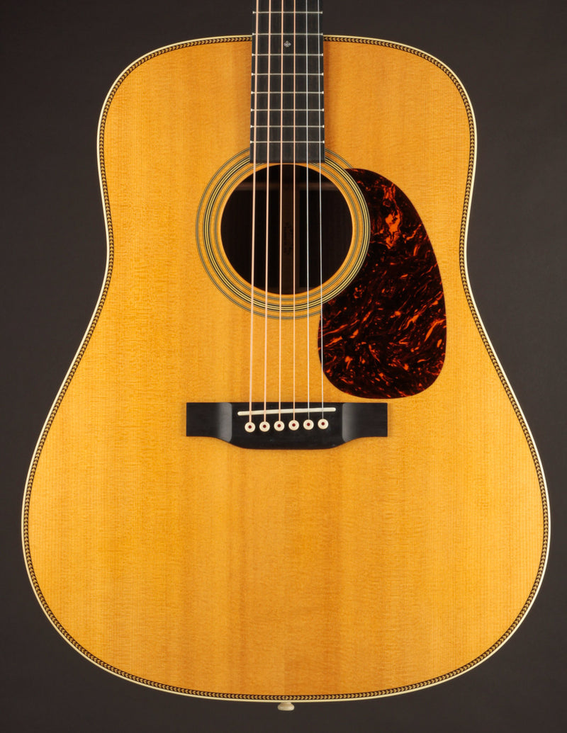 Martin HD-28 (USED, 2021)