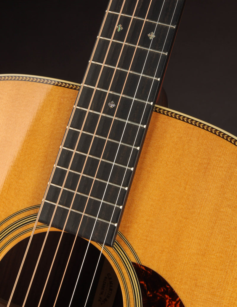 Martin HD-28 (USED, 2021)
