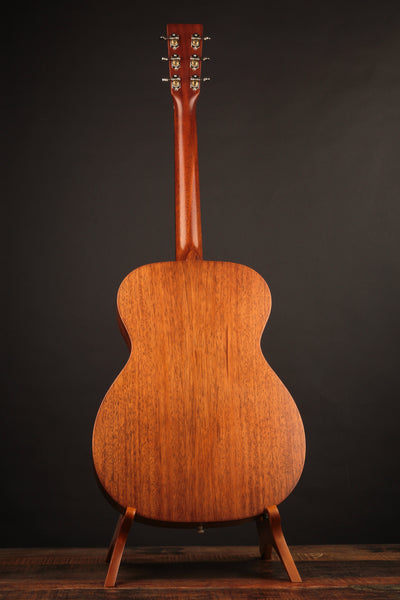 Martin 000-17 (2024)