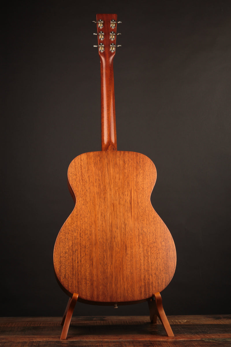 Martin 000-17 (2024)