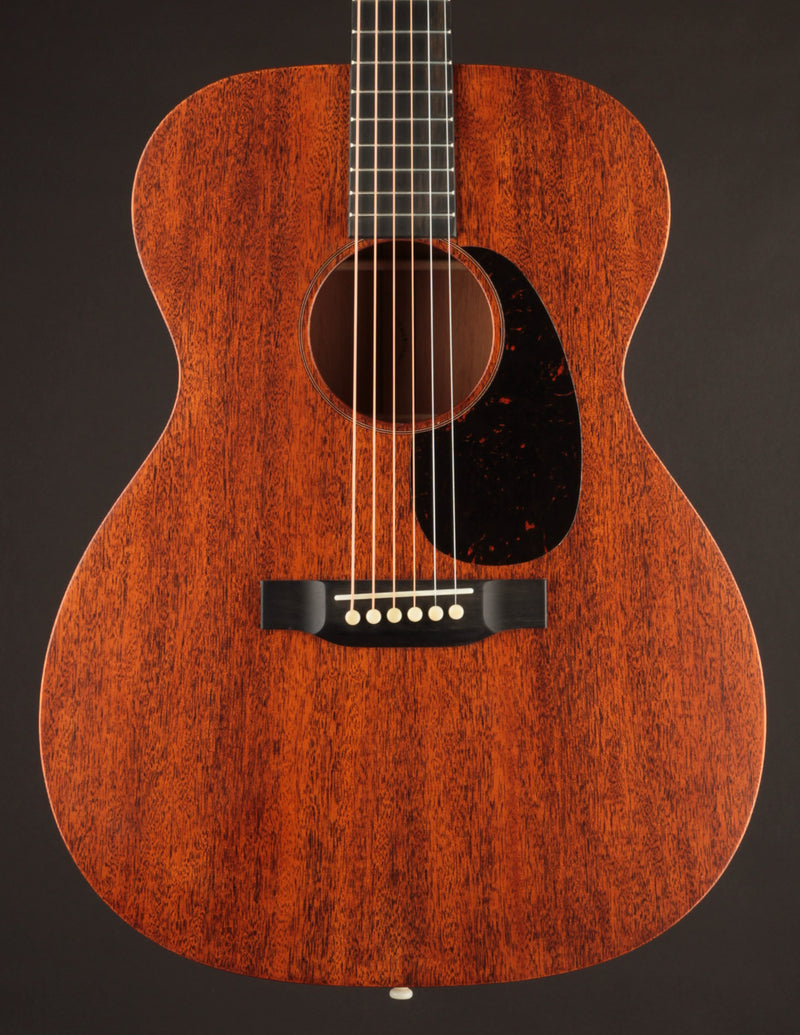 Martin 000-17 (2024)