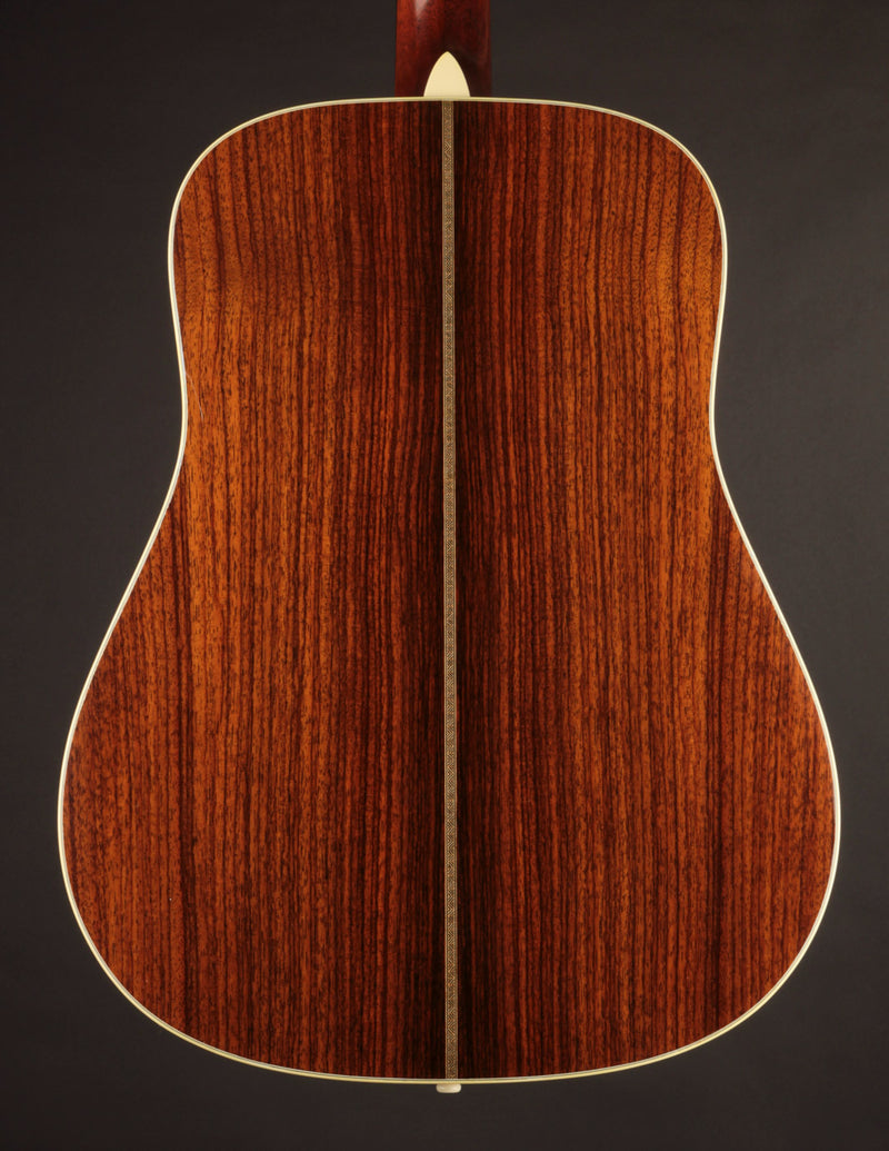 Martin HD-28V (USED, 2013)