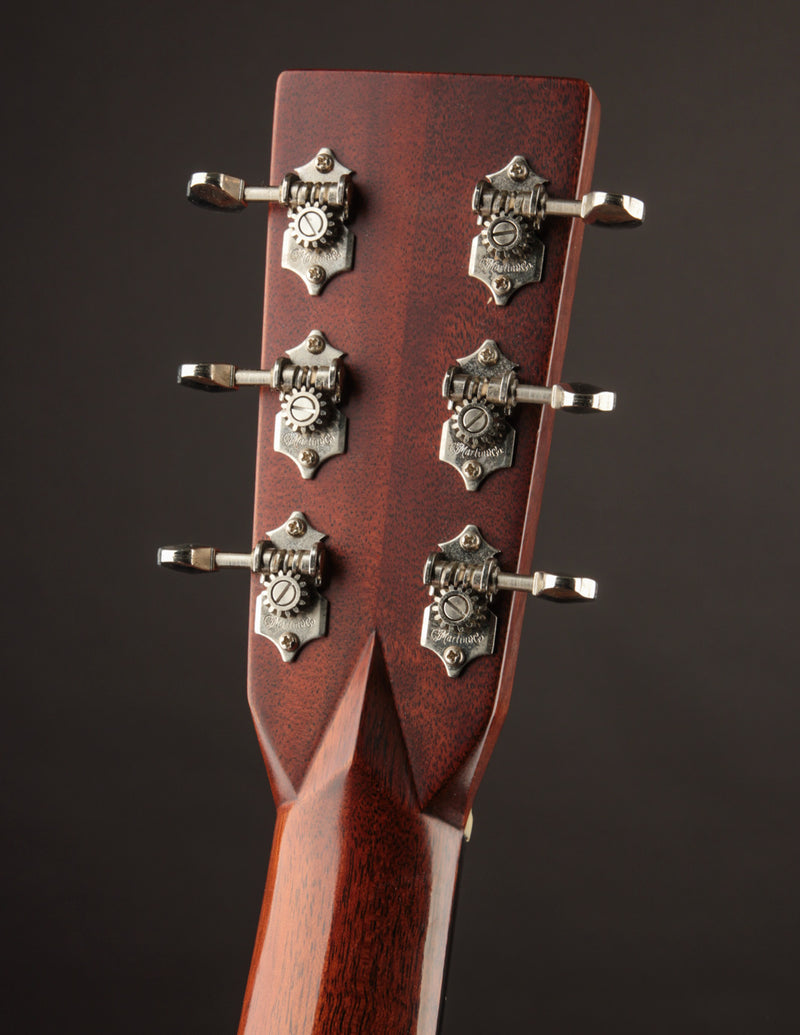 Martin HD-28V (USED, 2013)