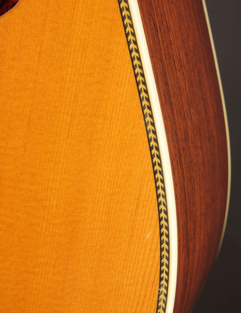 Martin HD-28V (USED, 2013)