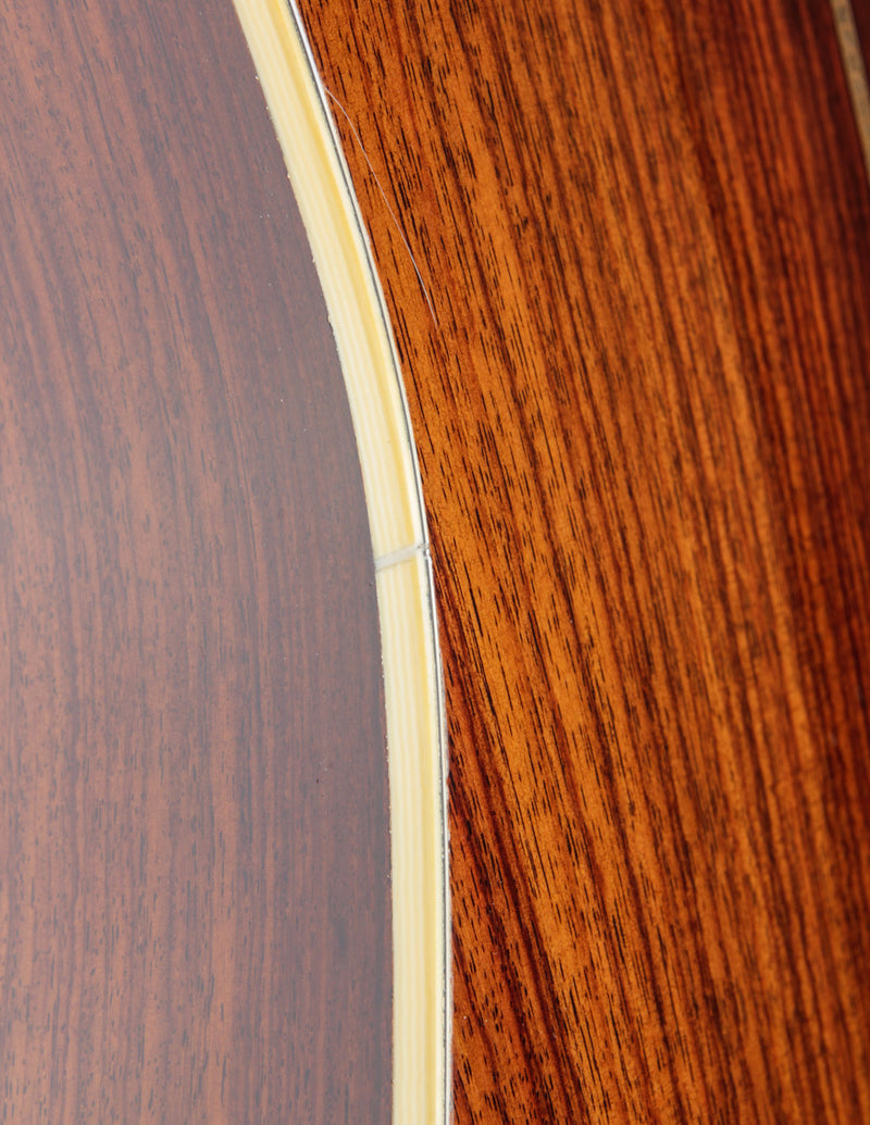 Martin HD-28V (USED, 2013)