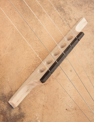 Arcara 12" Walnut Whyte Laydie w/Hammered Brass Peghead