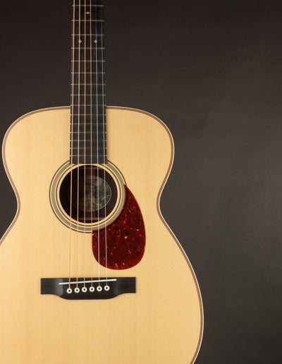 Collings 002H 14-Fret German Spruce Traditional Satin Finish