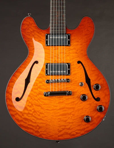 Collings I-35 Deluxe Flamed Mahogany & Quilted Maple Custom (NAMM 2024)
