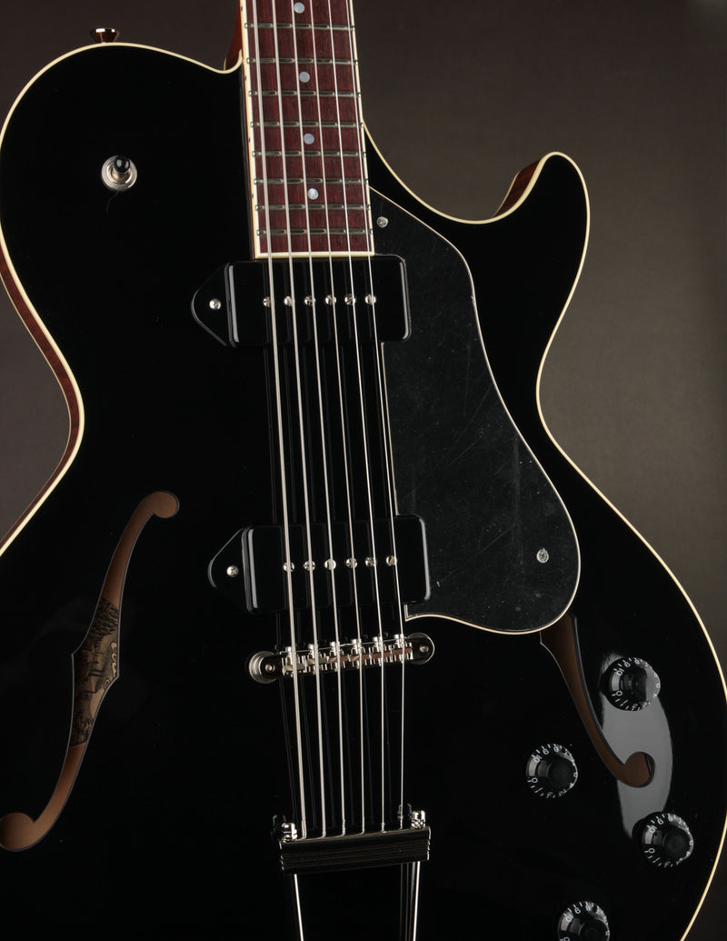 Collings SoCo 16 LC Baritone Jet Black Top & Walnut
