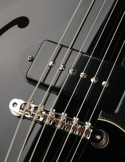 Collings SoCo 16 LC Baritone Jet Black Top & Walnut