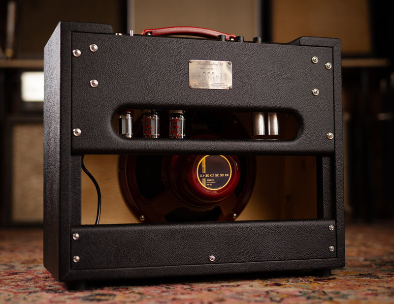 Decker Amplifiers Hummingbird 15 Black