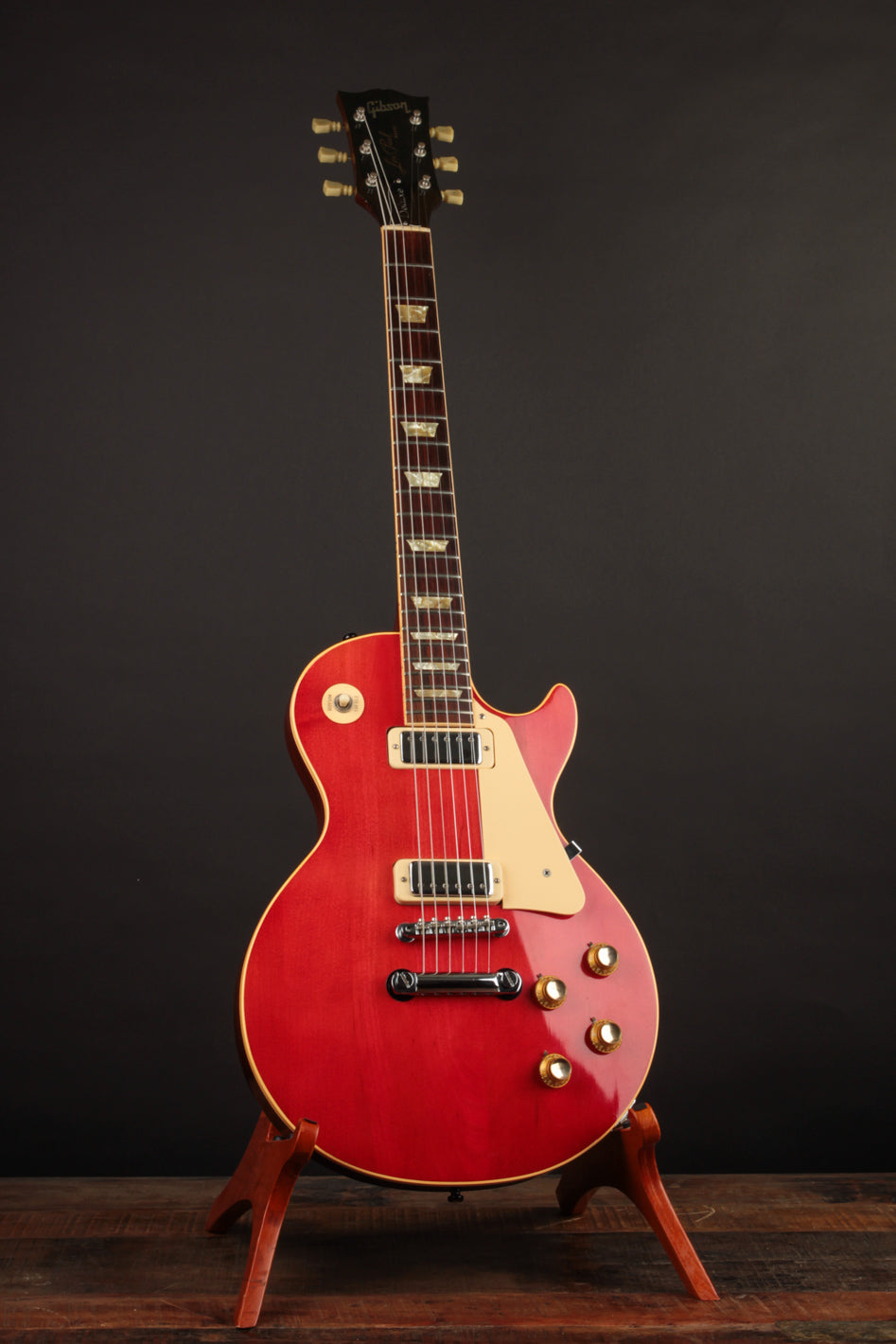 1974 Gibson Les Paul Deluxe, Cherry | The Music Emporium