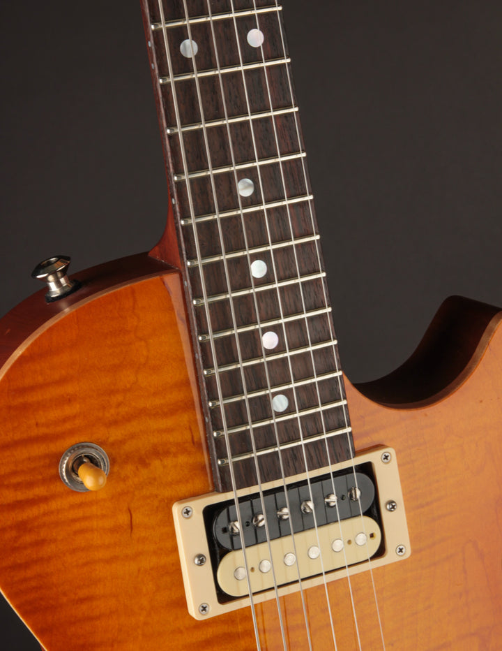 ギター Michael Tuttle Carve Top Standard 2.0 Tuttle Ice Tea Guitar (Used 2017) | The Music Emporium
