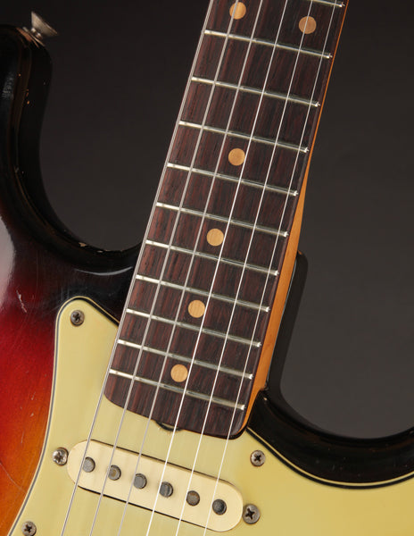 1962 Fender Stratocaster Sunburst: Discover a Vintage Classic