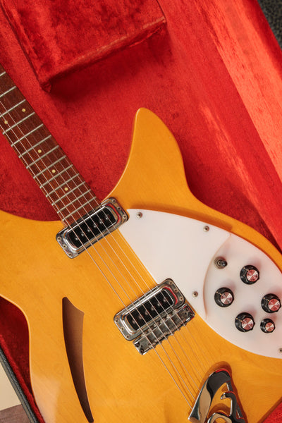 Rickenbacker 330 Mapleglo (1974)