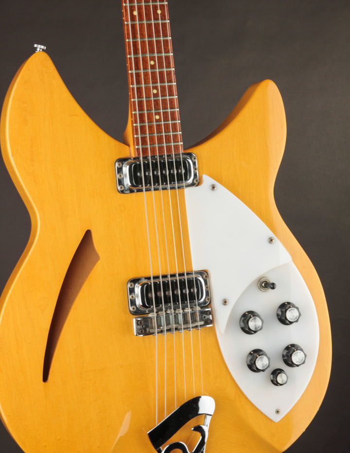 Rickenbacker <リッケンバッカー> 330 Firglo Model 330 Fireglo│リッケンバッカー日本版ウェブサイト
