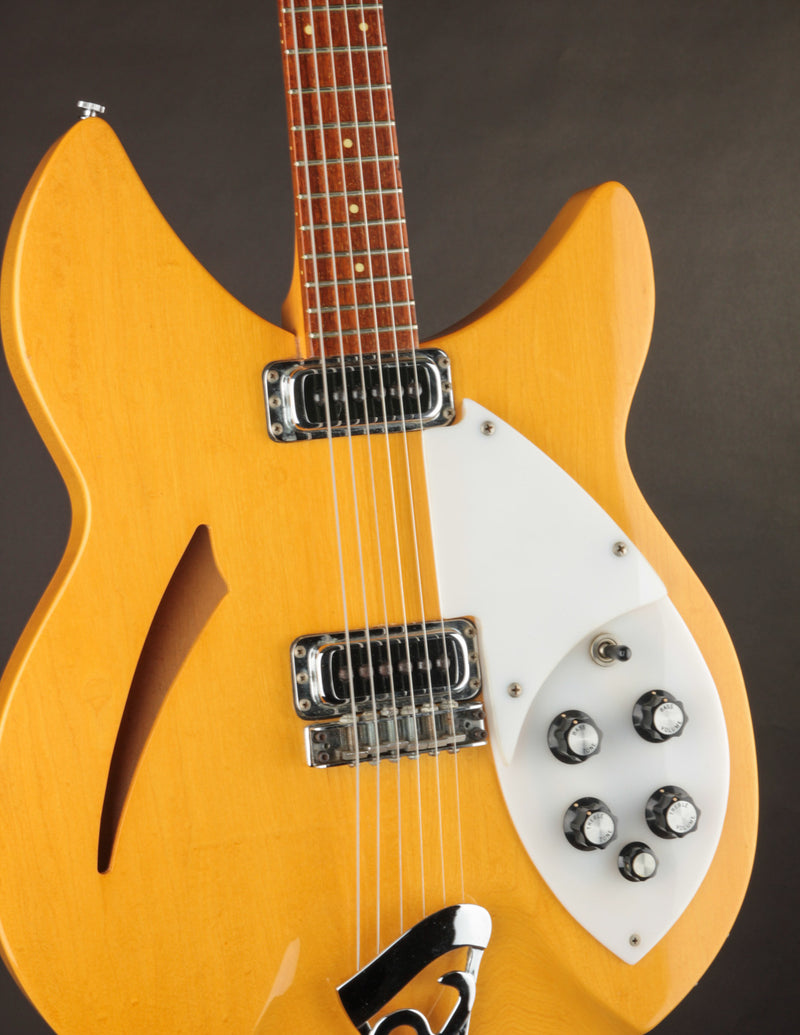 Rickenbacker 330 Mapleglo (1974)