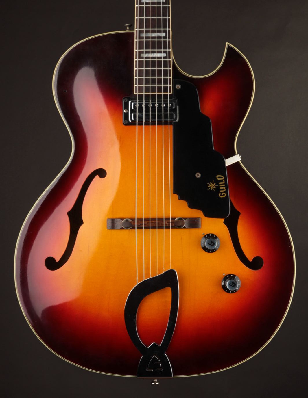 Guild CE-100 Sunburst (1965)
