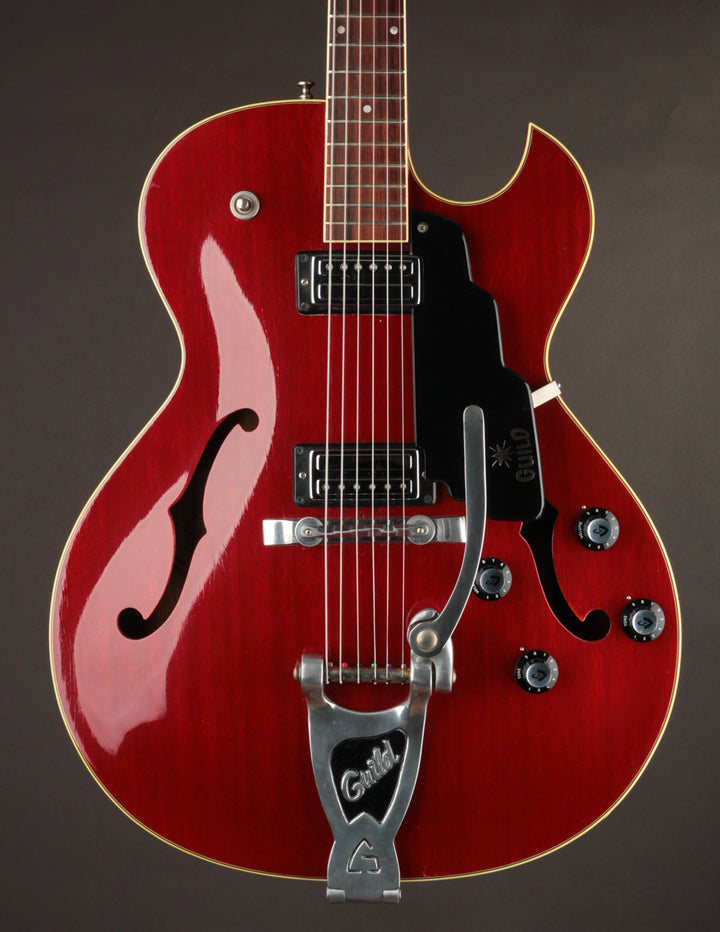 ビグスビー　B3 guild  STARFIRE III 1968 Guild Starfire III Cherry | The Music Emporium