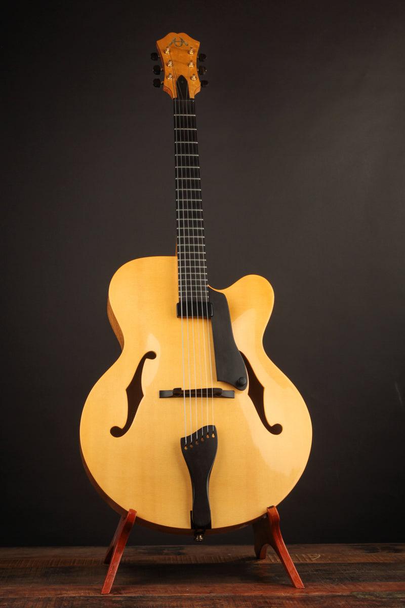 American Archtop Collector Series 17" Natural (USED, 2006)