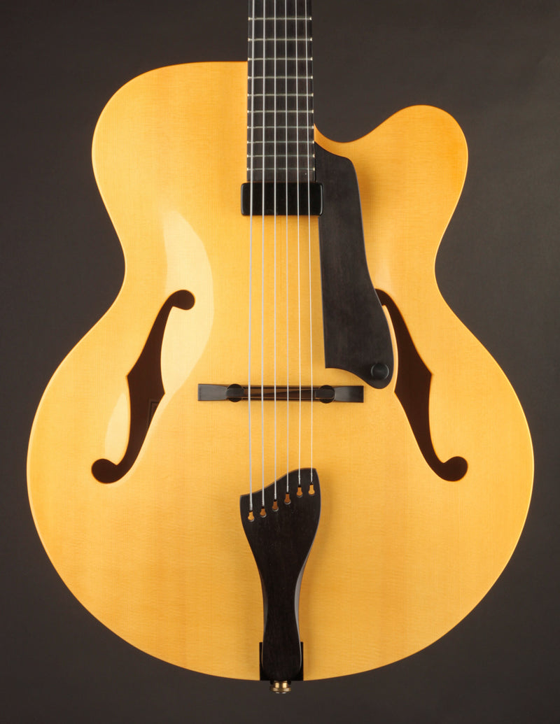American Archtop Collector Series 17" Natural (USED, 2006)