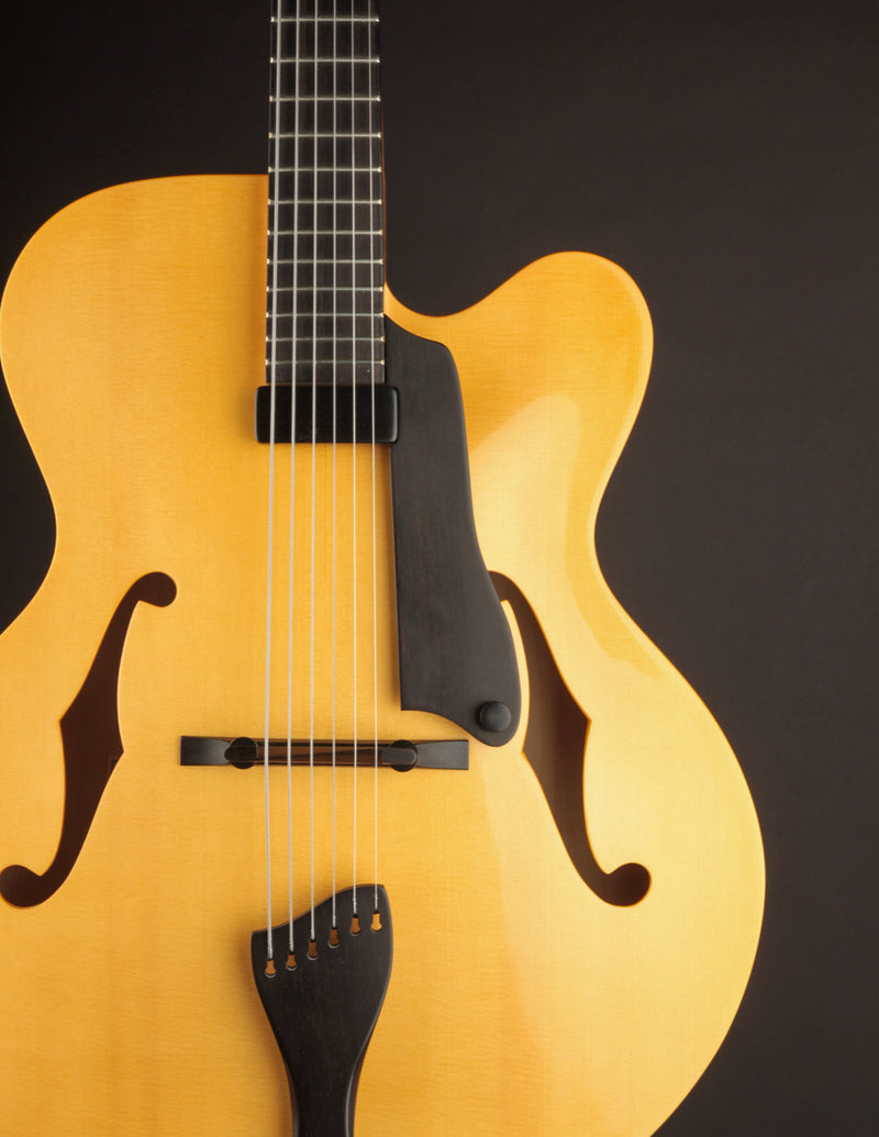 American Archtop Collector Series 17" Natural (USED, 2006)