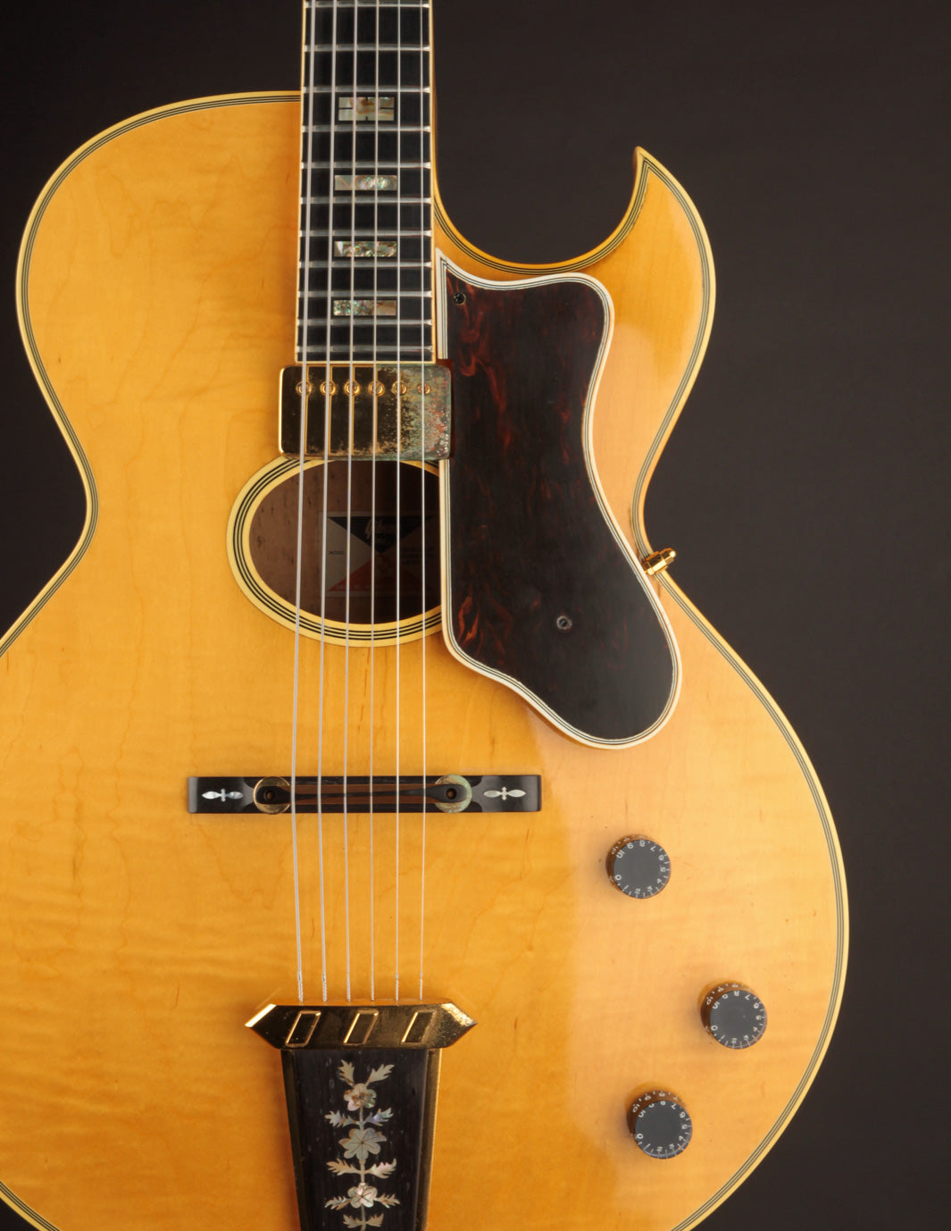 78 Gibson Howard Roberts Artist: Vintage Guitar