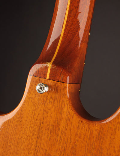 Guild JS-II Bass Oak Leaf & Acorn (1975)