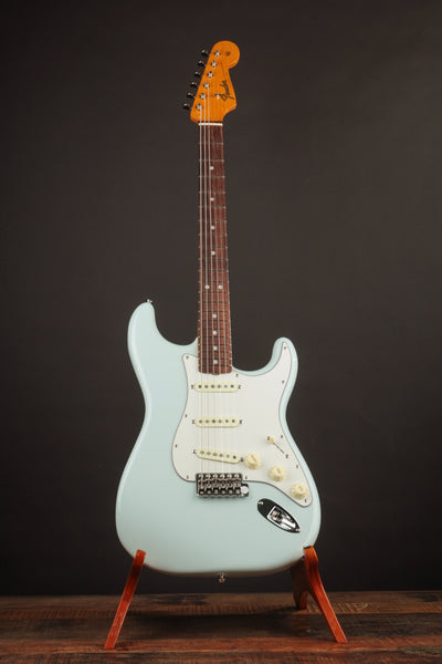 Fender American Vintage II 1965 Stratocaster, Round-Lam Rosewood Fingerboard, Sonic Blue