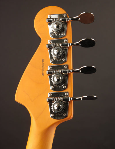 Fender American Professional Classic Mustang Bass 3-Color Sunburst