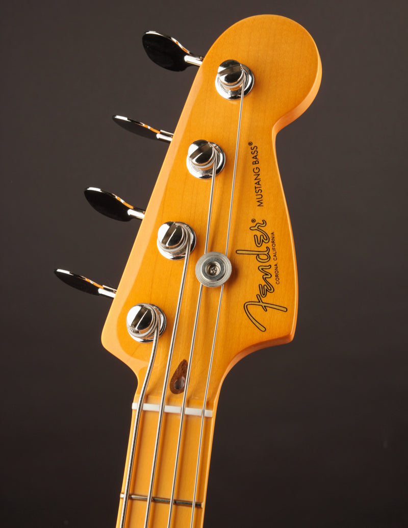 Fender American Professional Classic Mustang Bass Faded Dakota Red