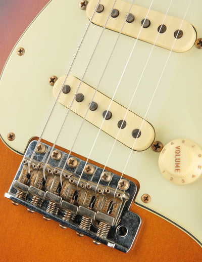 Fender Custom Shop LTD 1964 L-Series Stratocaster Target 3 Tone Sunburst/Journeyman