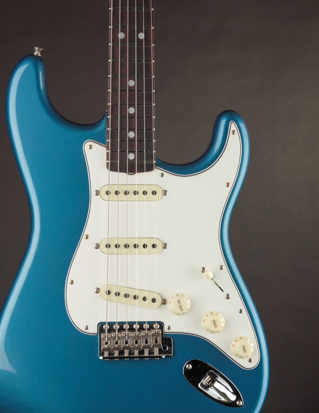Fender Custom Shop '66 Strat Aged Lake Placid Blue | The Music