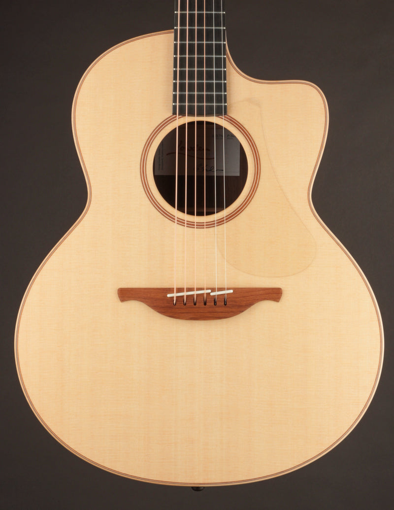 Lowden F-32C Indian Rosewood & Sitka Cutaway