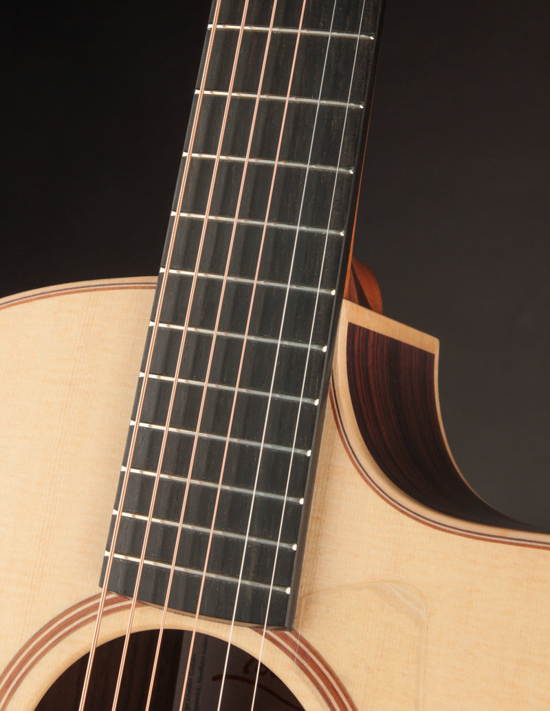 Lowden F-32C Indian Rosewood & Sitka Cutaway
