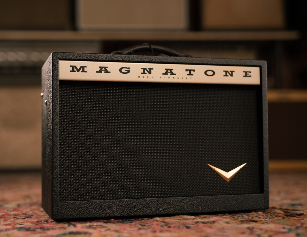 Magnatone Starlite Black w/Reverb