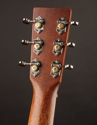 Martin 000-17