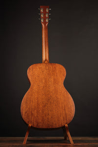 Martin 000-17